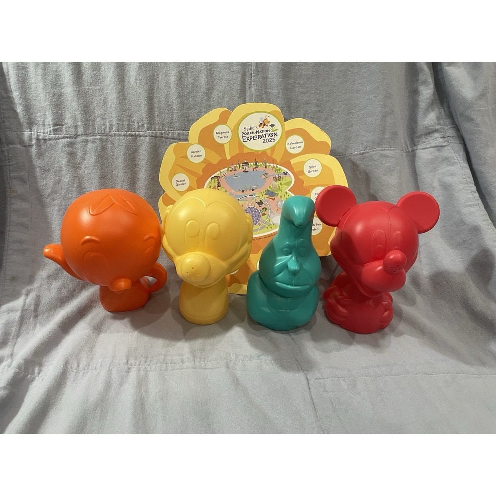 NEW 2025 EPCOT Flower & Garden Scavenger Hunt Prize 4 Plastic Watering Can & Map